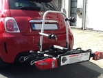 Fiat 500 Abarth Essesse met Uebler Fietsdrager